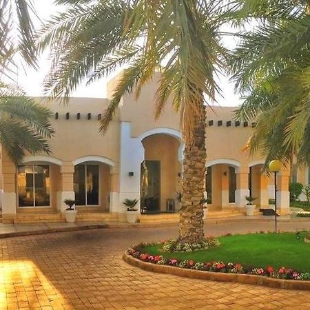Vivienda Hotel Villas Riyadh Bagian luar foto