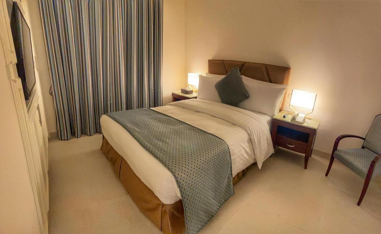 Vivienda Hotel Villas Riyadh Bagian luar foto