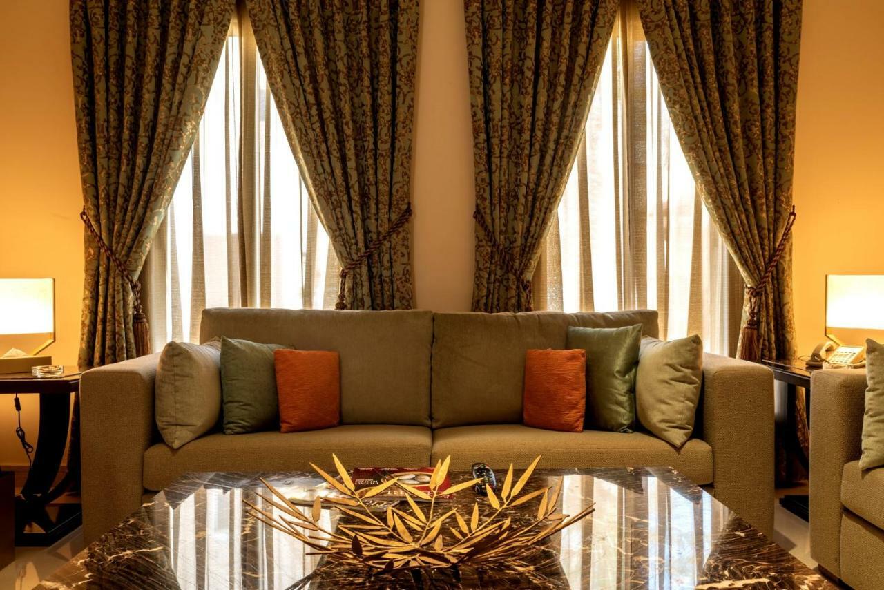 Vivienda Hotel Villas Riyadh Bagian luar foto